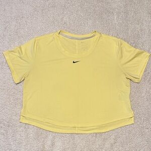 ☀️💛 Nike Dri-Fit Cropped Training Tee – Yellow – Women’s Medium